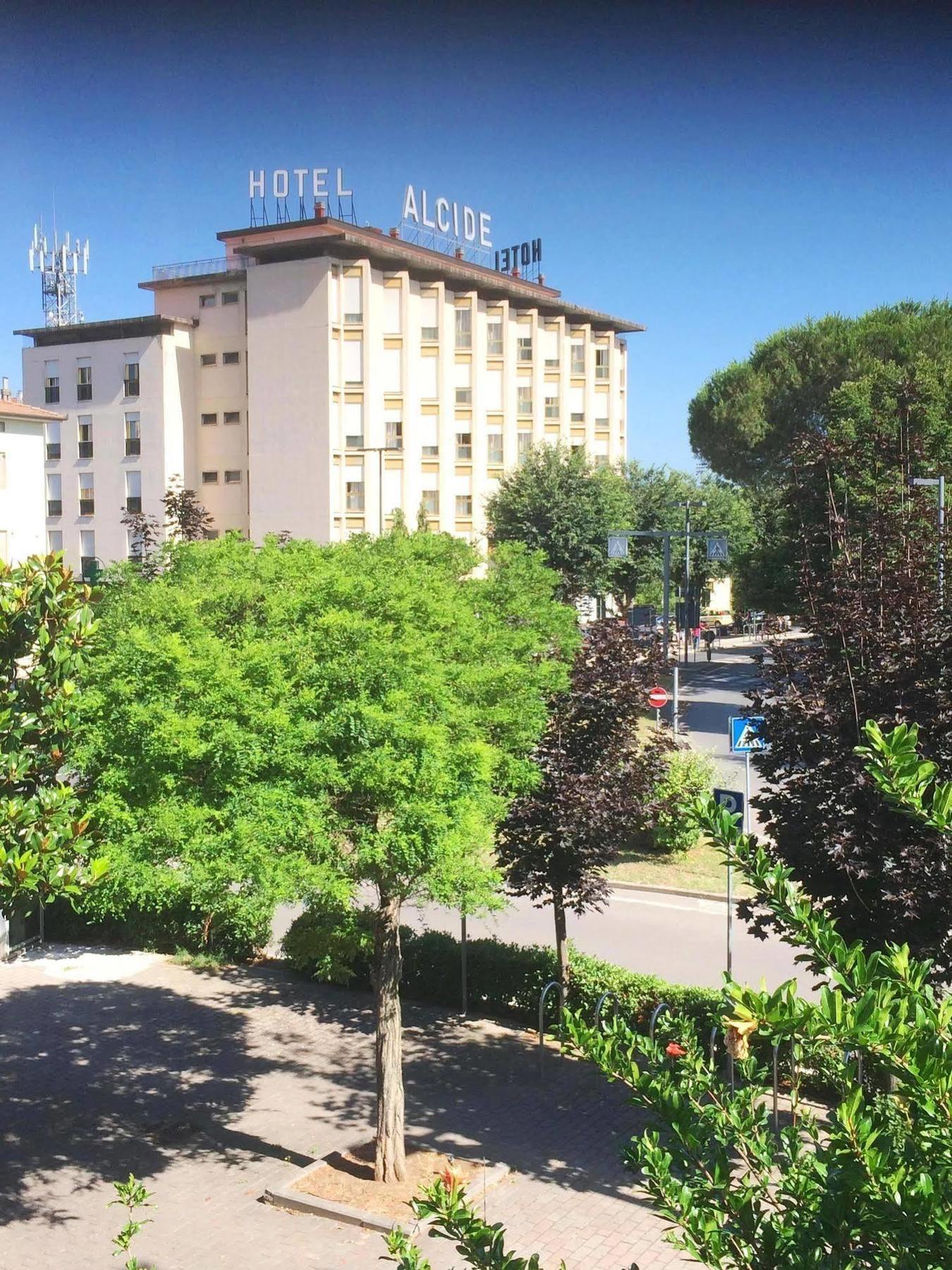 Hotel Ristorante Alcide 4*
